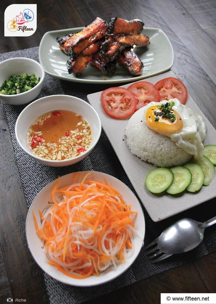 Vietnamese Broken Rice With Pork Ribs