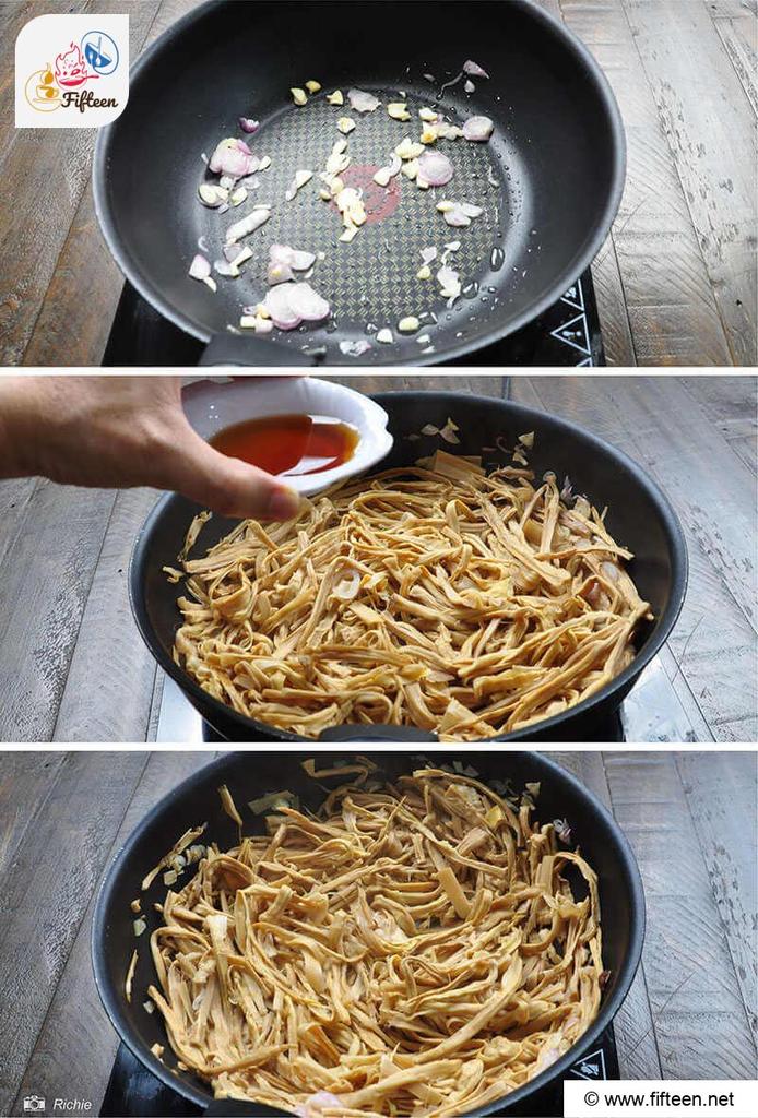 Stir-fry The Bamboo Shoots