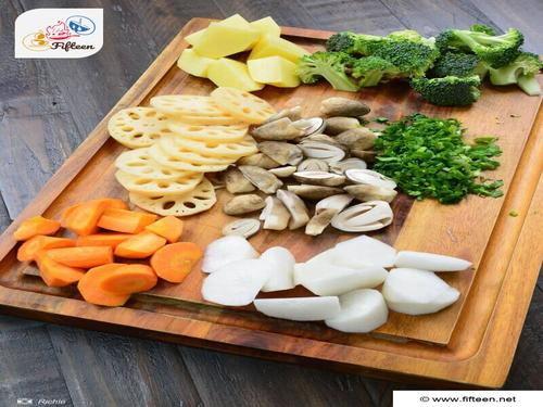 Canh Suon Heo Step 1 Prepare the Vegetables