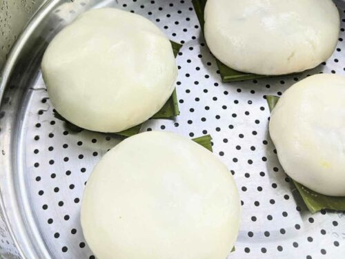 Banh It Chay Step 5 Steam the Dumpling