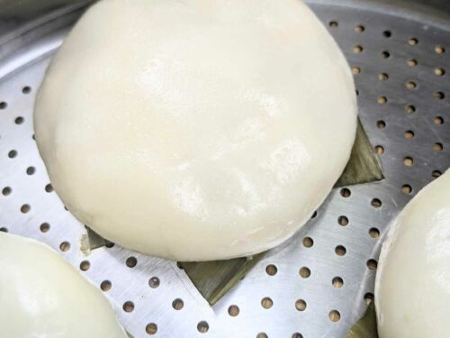Banh It Chay Step 5 Steam the Dumpling1
