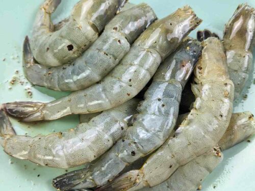 Banh Tom Ho Tay Step 3 Prepare the Shrimp