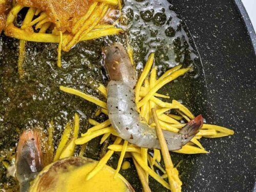 Banh Tom Ho Tay Step 5 Frying4